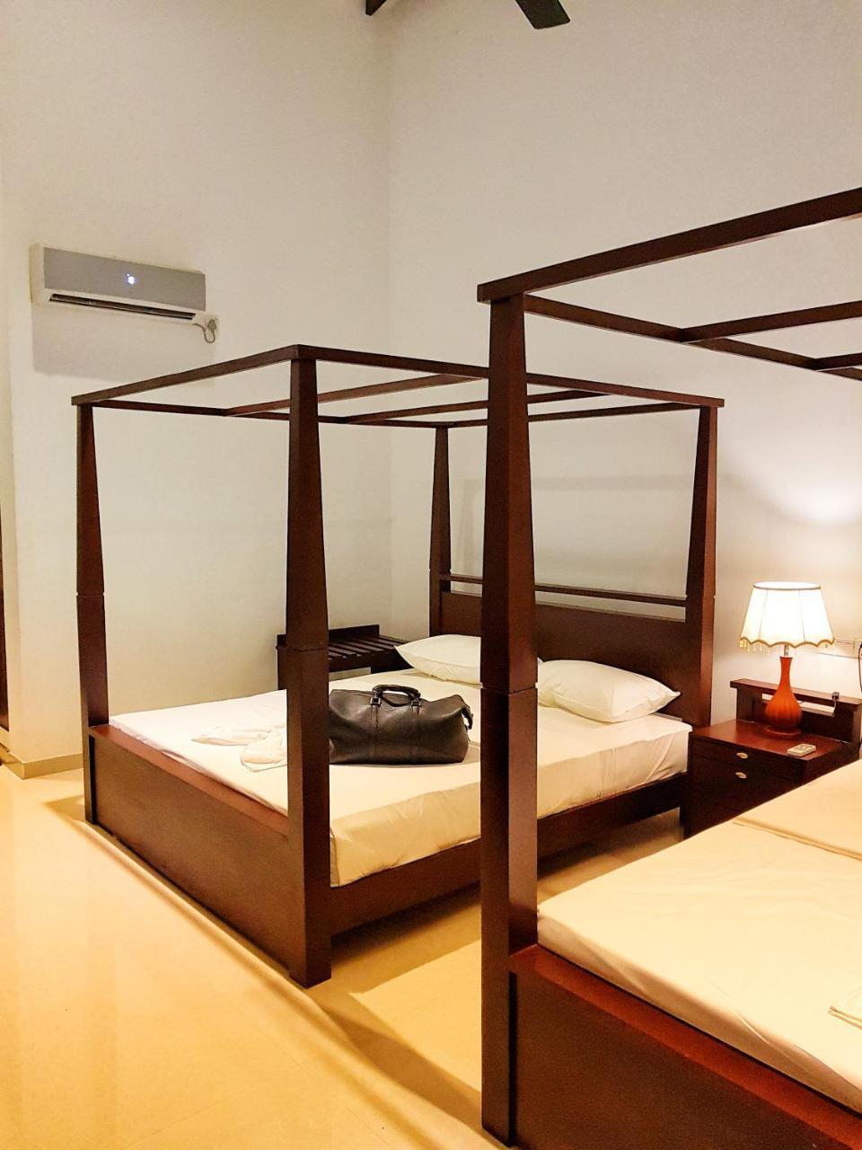 Livinya Holiday Resort Катарагама Екстериор снимка