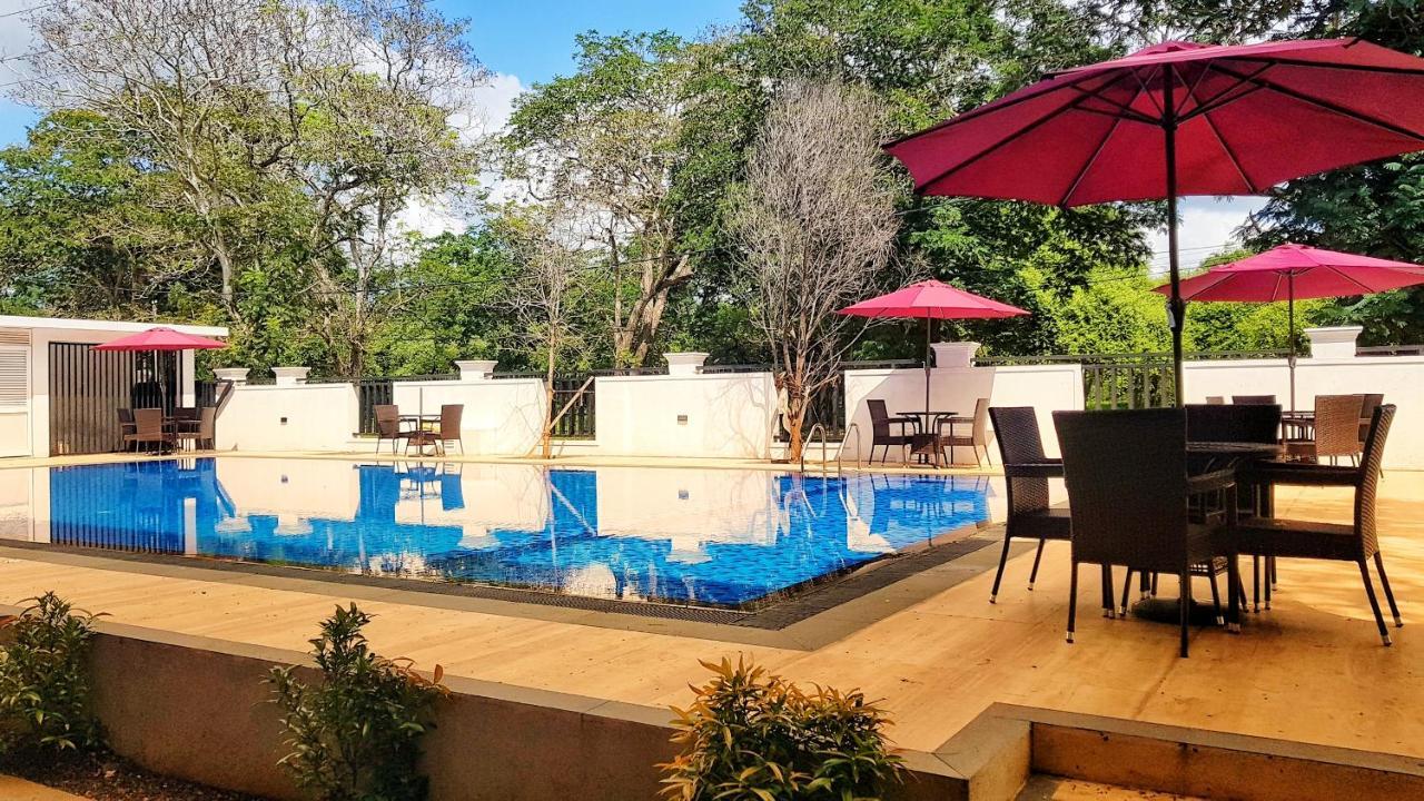 Livinya Holiday Resort Катарагама Екстериор снимка