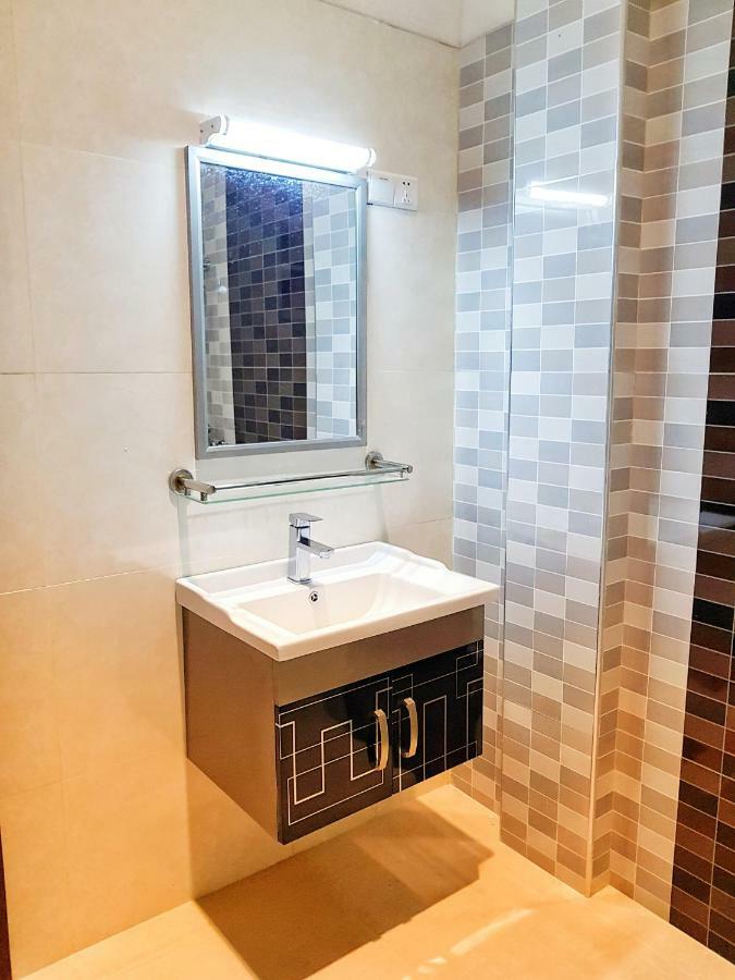 Livinya Holiday Resort Катарагама Екстериор снимка